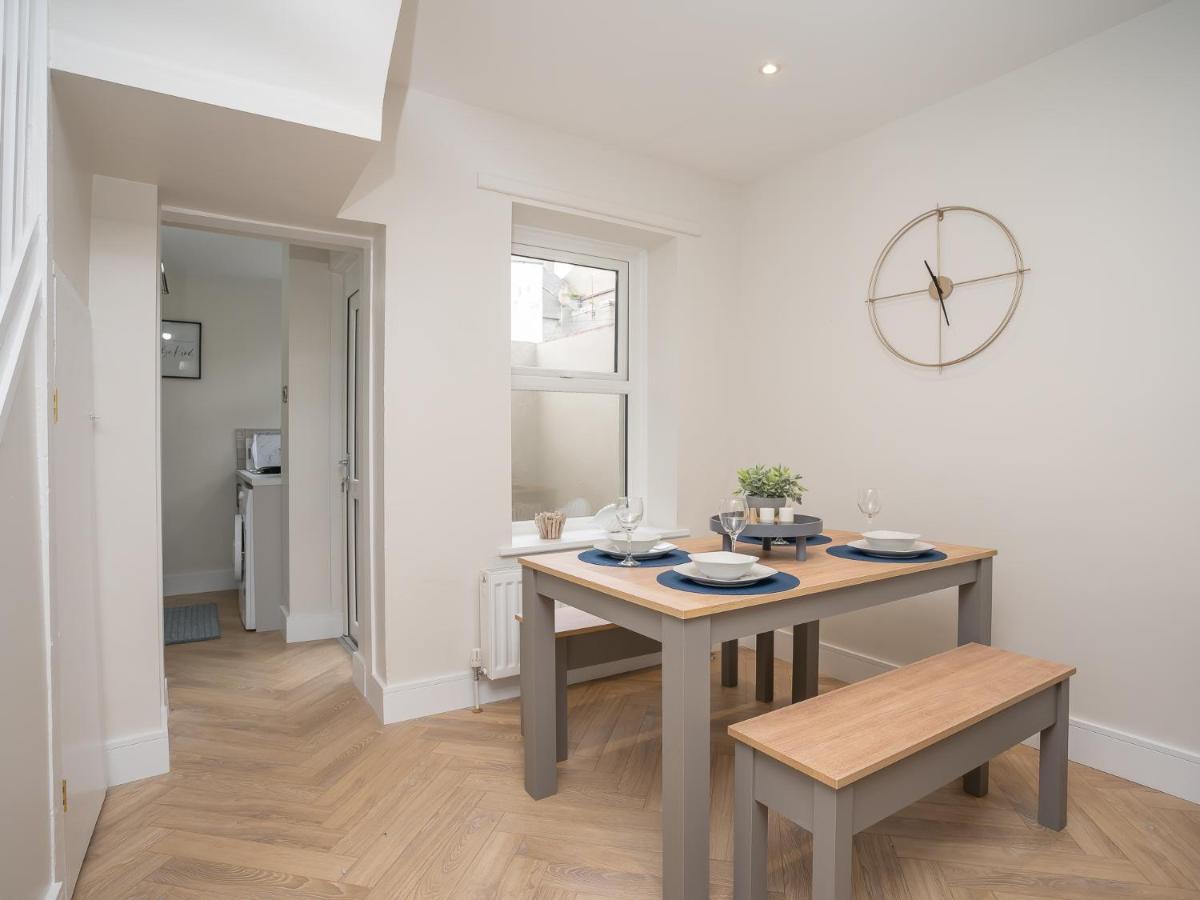 The Views Townhouse Villa Newcastle  Exteriör bild